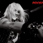 Doro is one cool chick with the audience!