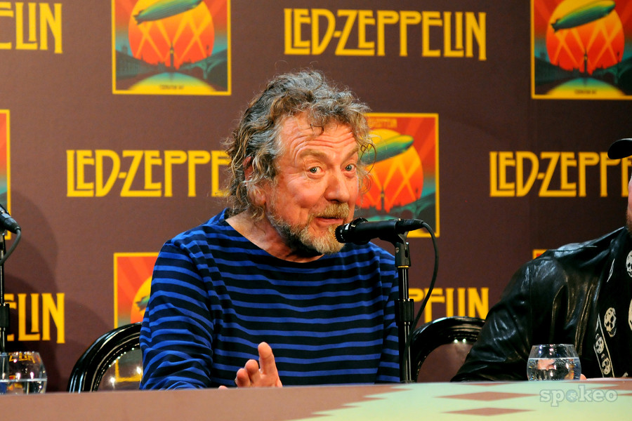 ROBERT PLANT HINTS AT ZEPPELIN REUNION