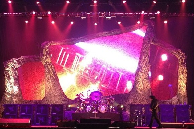 Sabbath-Stage-setup