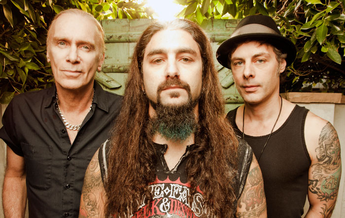 LIVE SHOW REVIEW: THE WINERY DOGS, THE STARLAND BALLROOM, SAYREVILLE, NJ