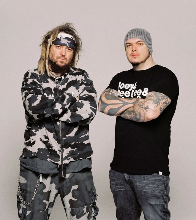 CAVALERA CONSPIRACY SIGN WITH NAPALM RECORDS! CAVALERA CONSPIRACY SIGN WITH NAPALM RECORDS!