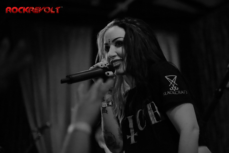 NEW YEARS DAY – LOS ANGELES – LIVE PICS