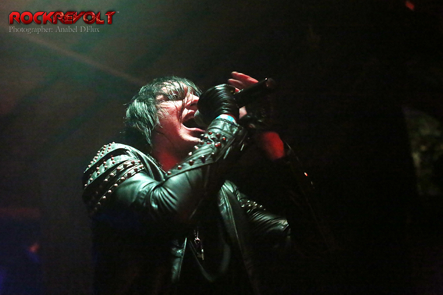 THE DARK – LIVE PICS
