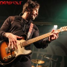 LIVE PICS: THRU THE NOISE &THE WINERY DOGS